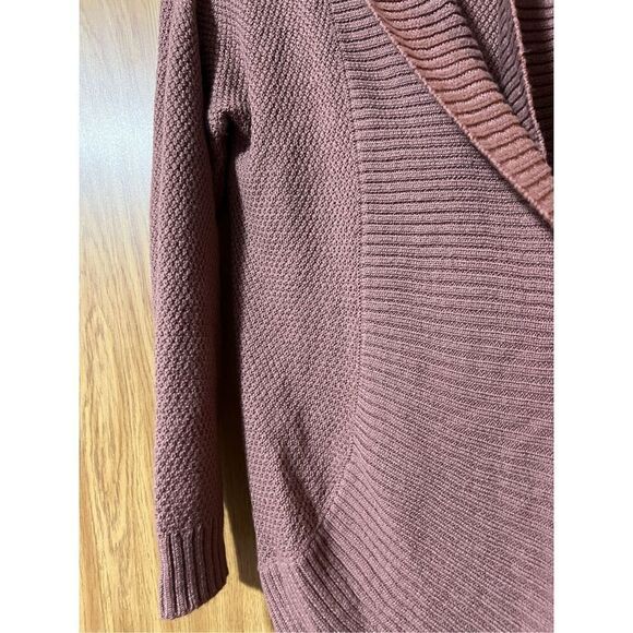 Pink Rose Mauve Cardigan Woman’s Size Small 100% Acrylic- Hole See photo/ Descri - Picture 7 of 14